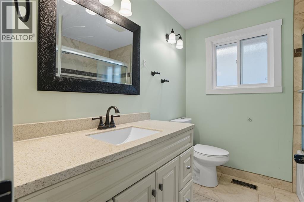 108 Falchurch Crescent NE - 17