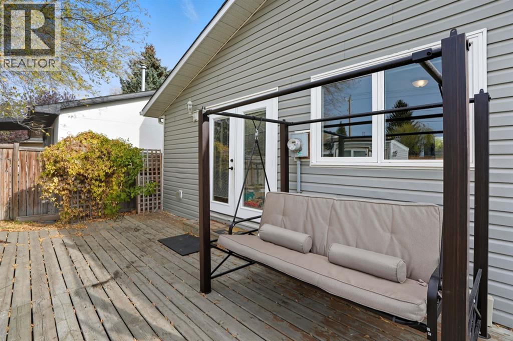 108 Falchurch Crescent NE - 30