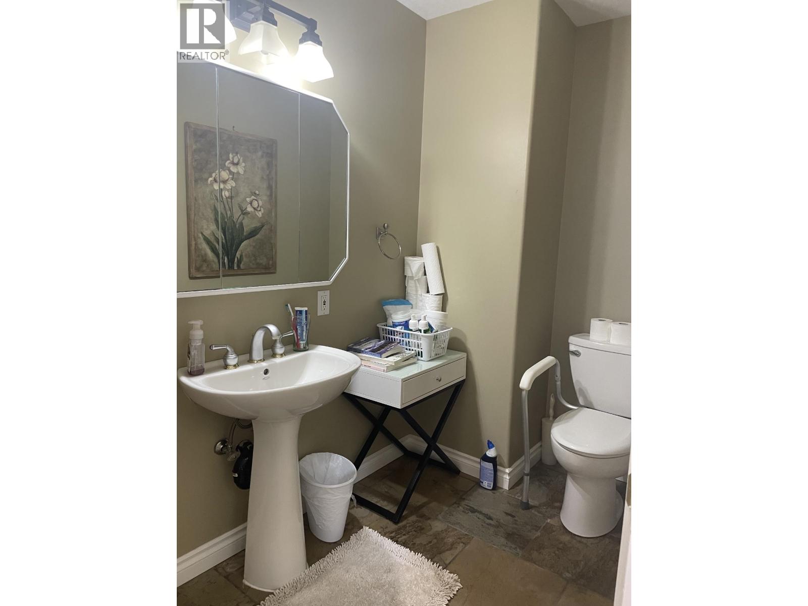 5524 MINNAKER CRESCENT, Fort Nelson