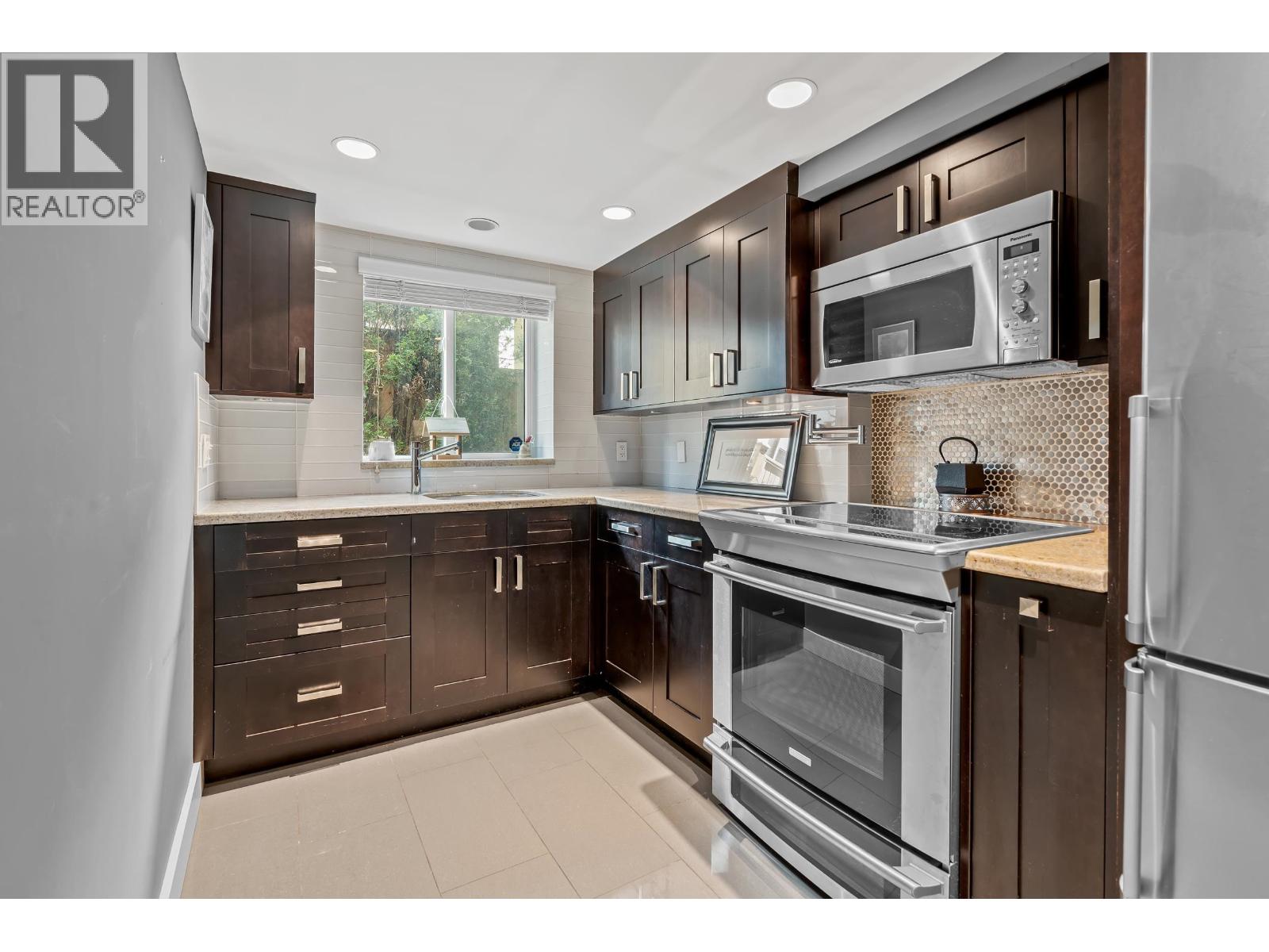 7965 BURNFIELD CRESCENT, Burnaby
