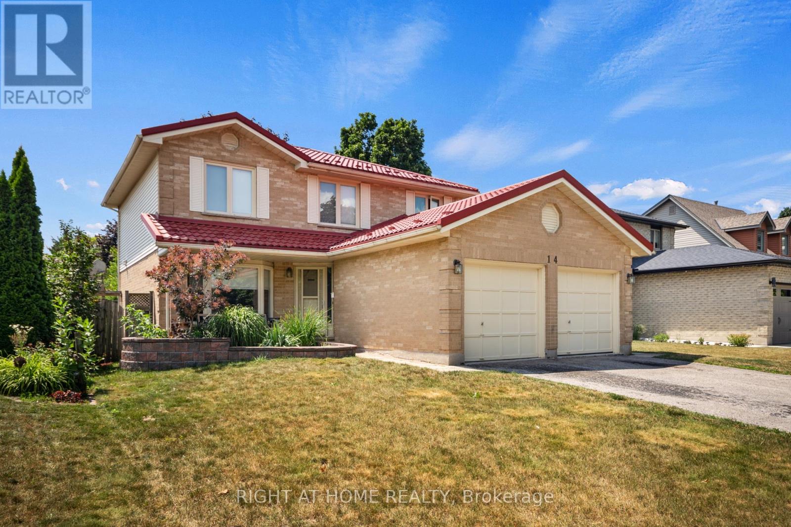 14 DUNCAN CRESCENT - 1