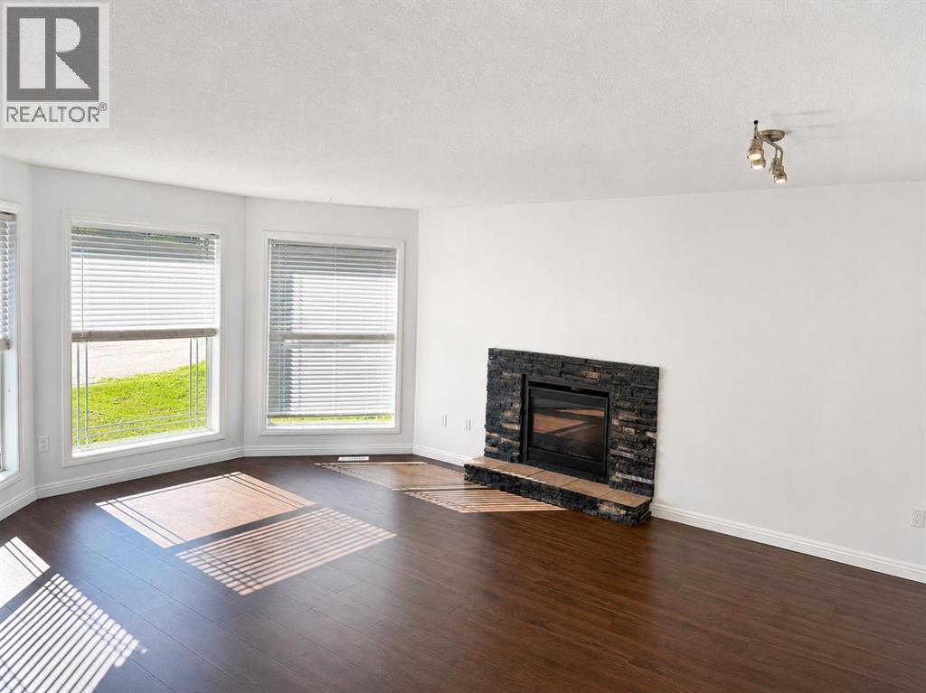 9636 100 Avenue - 4