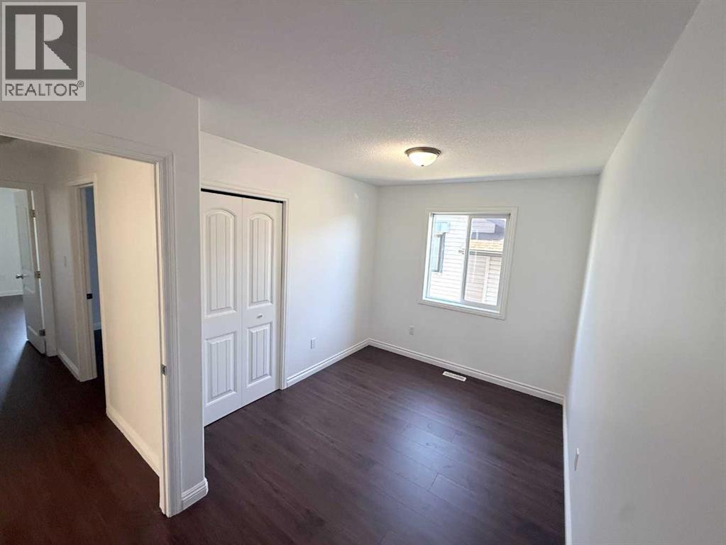 9636 100 Avenue - 9