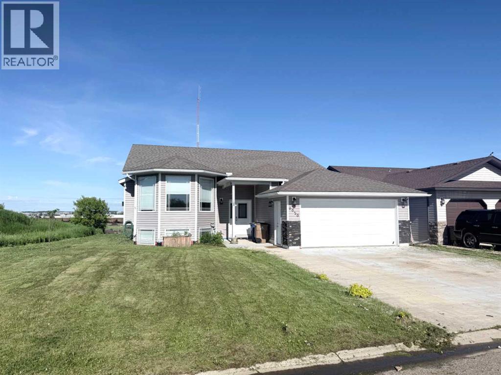 9636 100 Avenue - 1