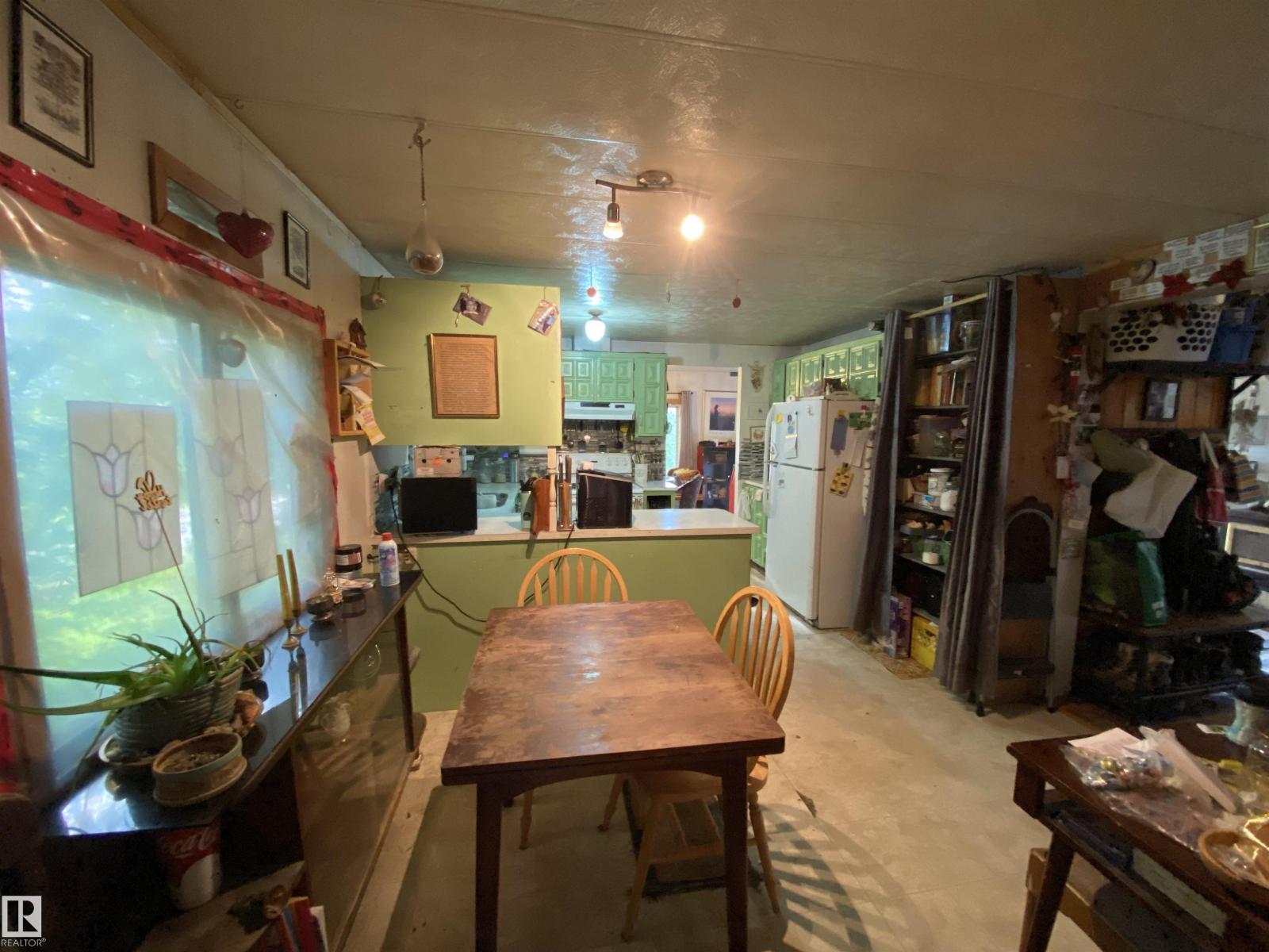 4901 51 ST - 12