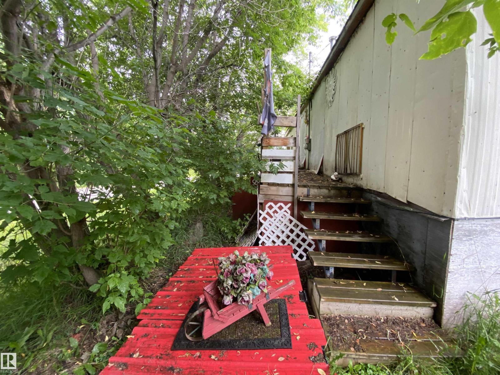 4901 51 ST - 20