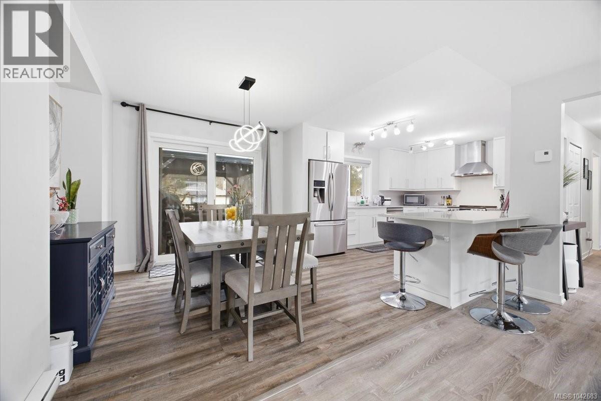 2079 Bay St - 15