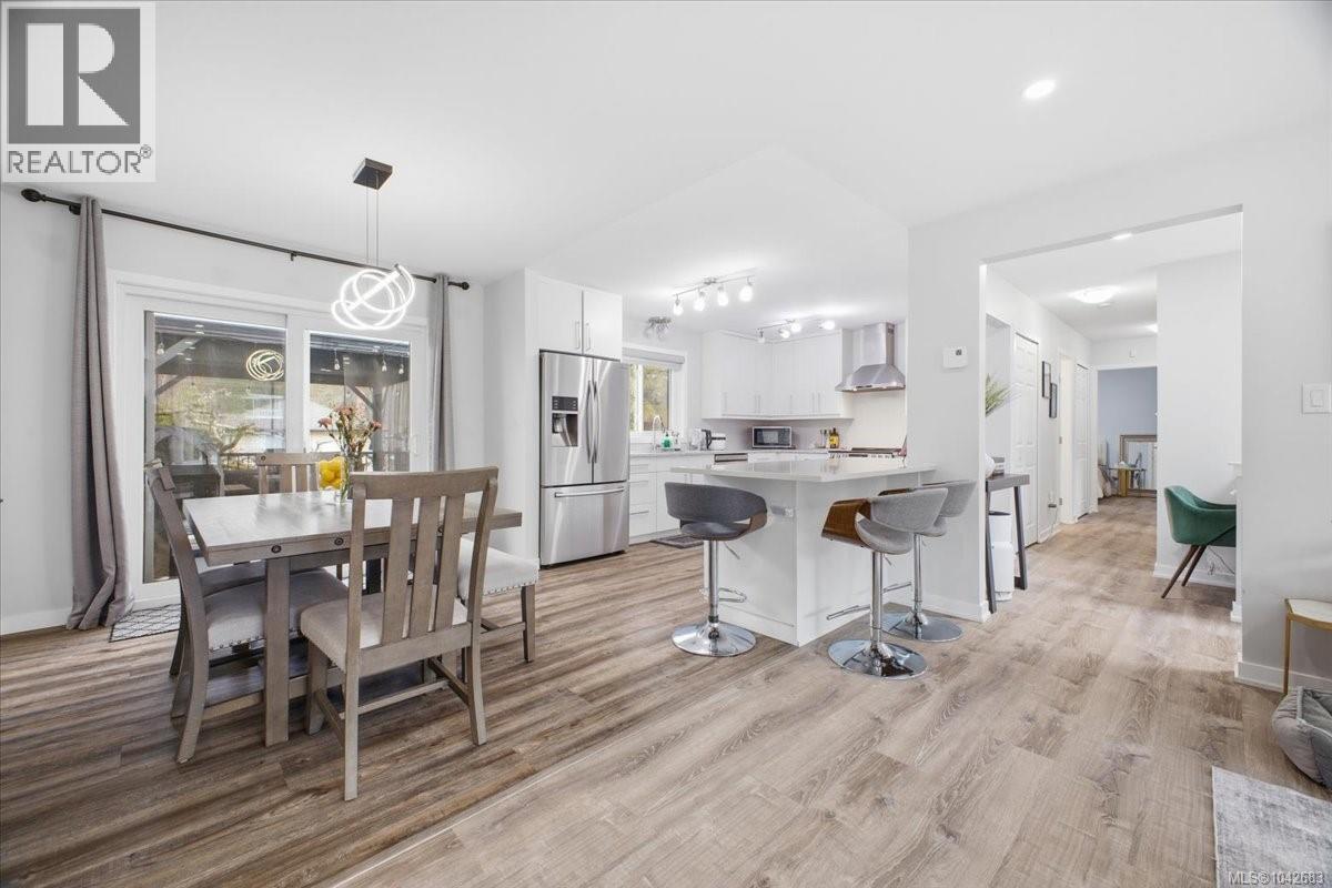 2079 Bay St - 16