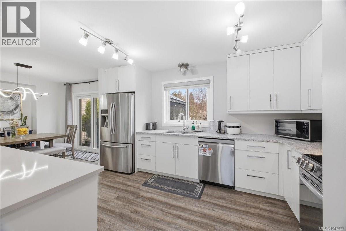 2079 Bay St - 18
