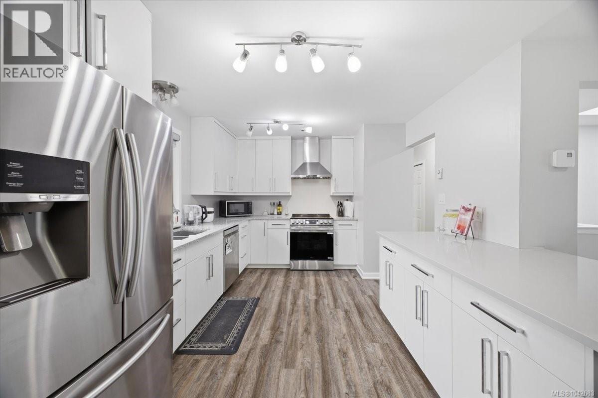 2079 Bay St - 19