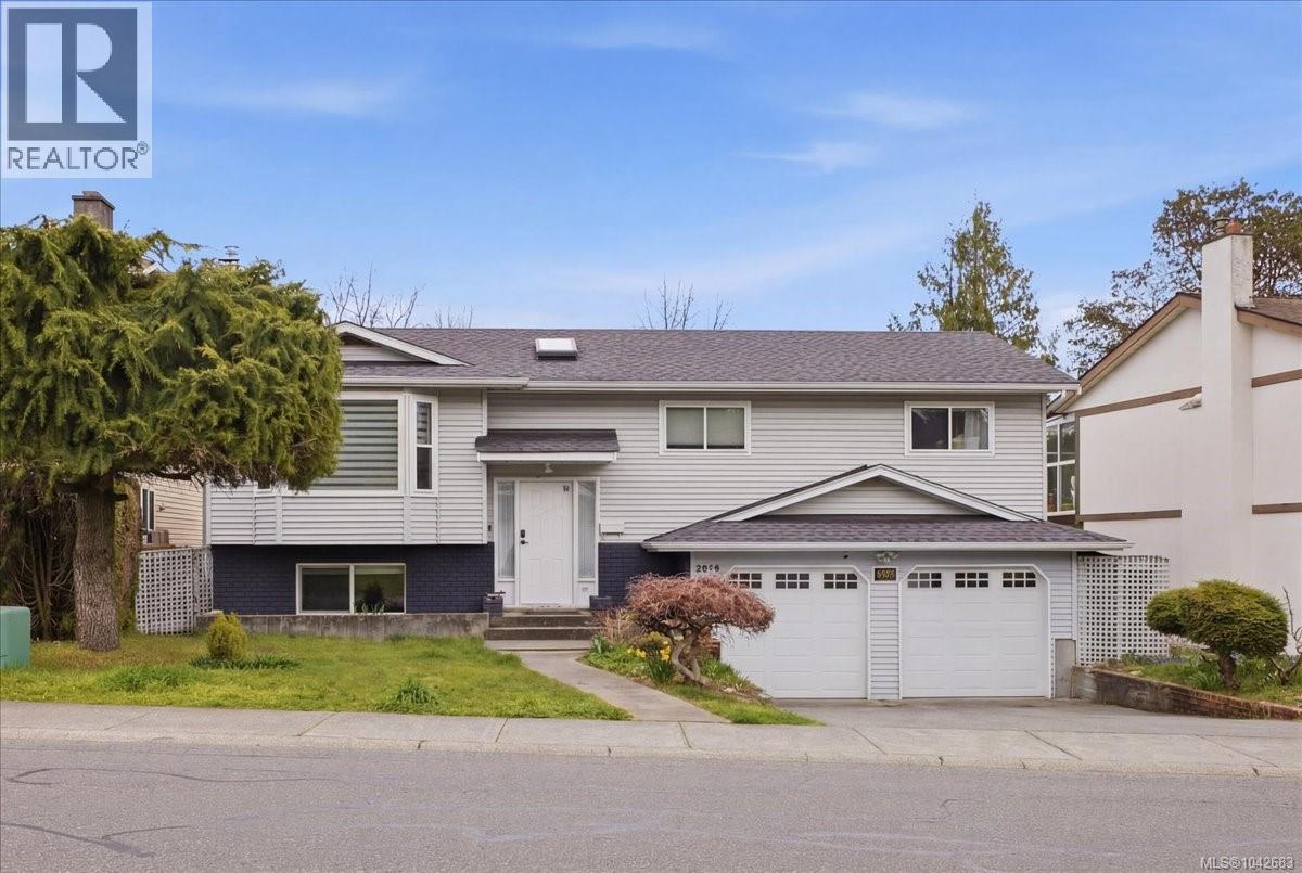 2079 Bay St - 2
