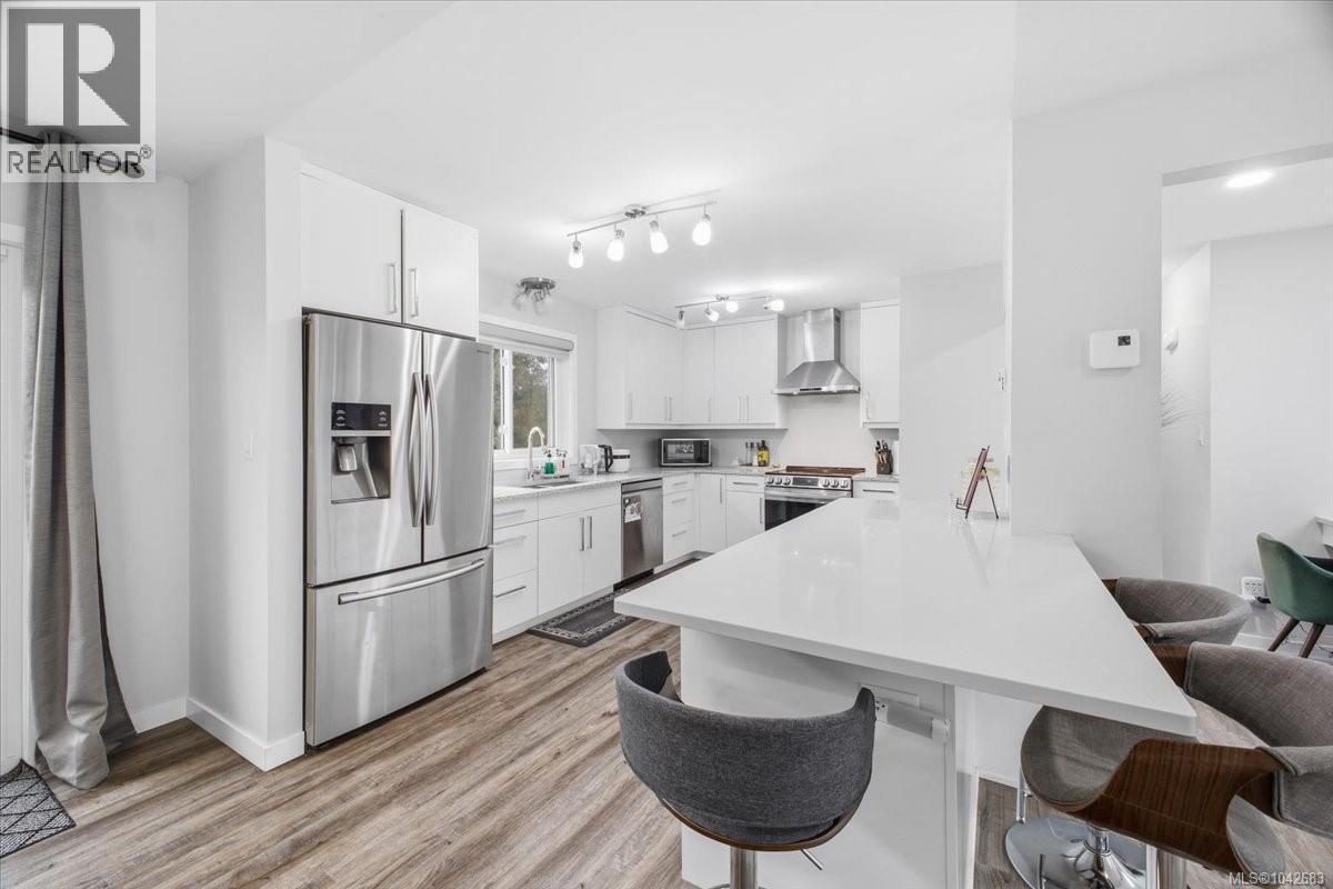 2079 Bay St - 20