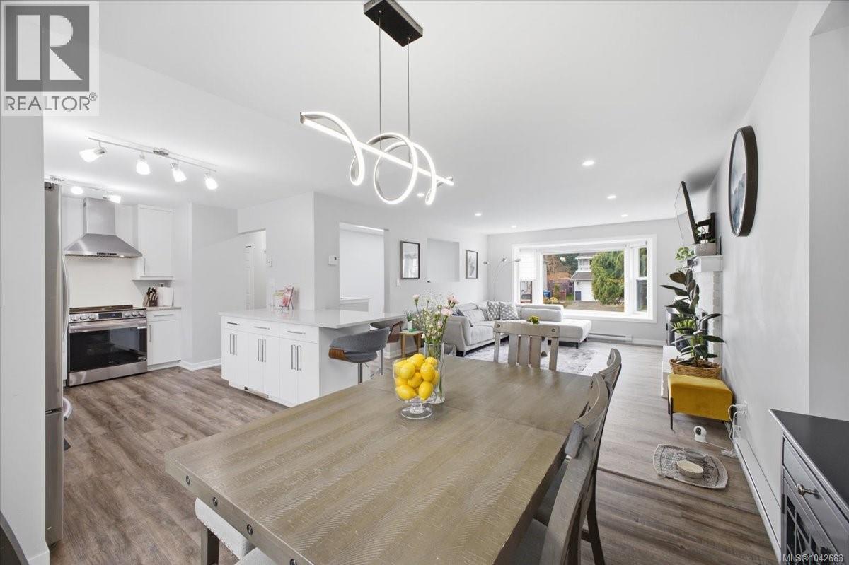 2079 Bay St - 21