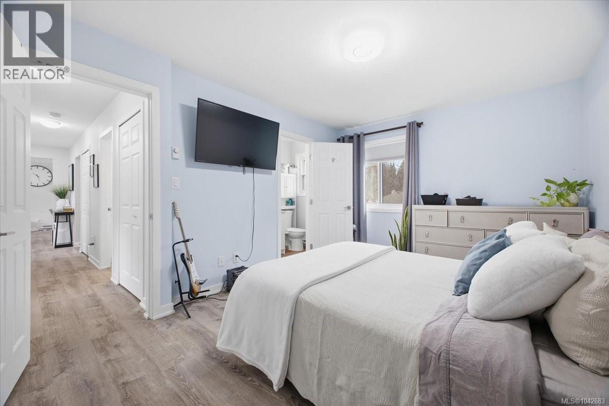 2079 Bay St - 27