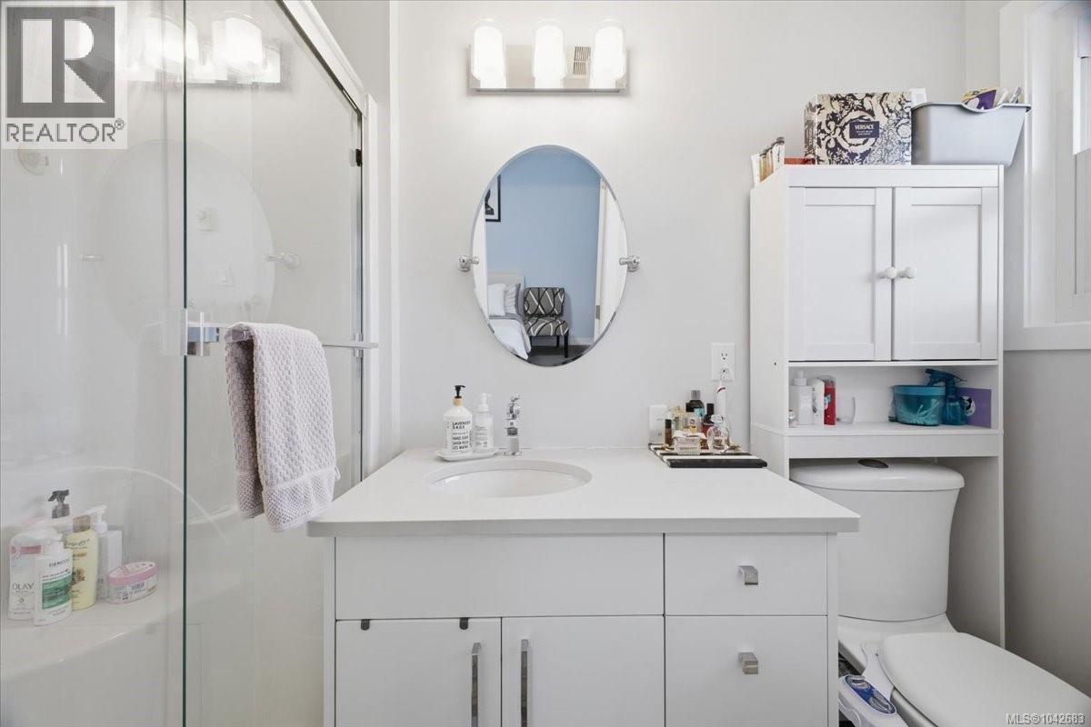 2079 Bay St - 30