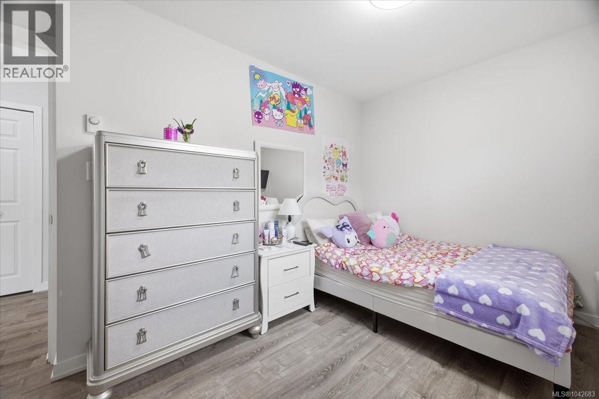 2079 Bay St - 34