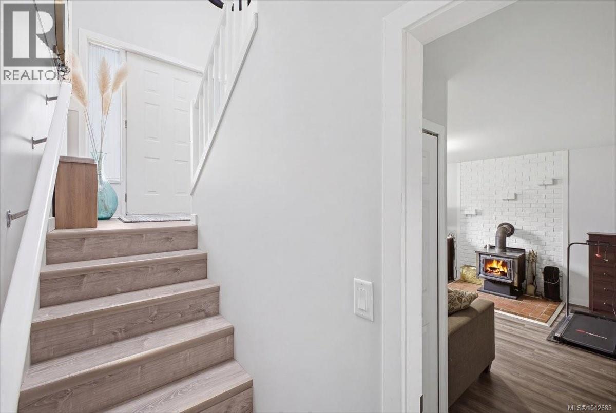 2079 Bay St - 36