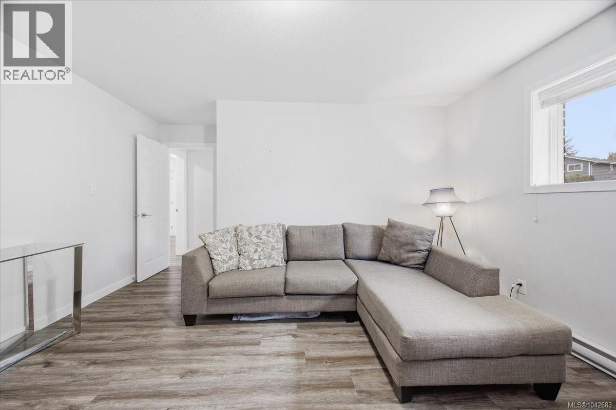 2079 Bay St - 39