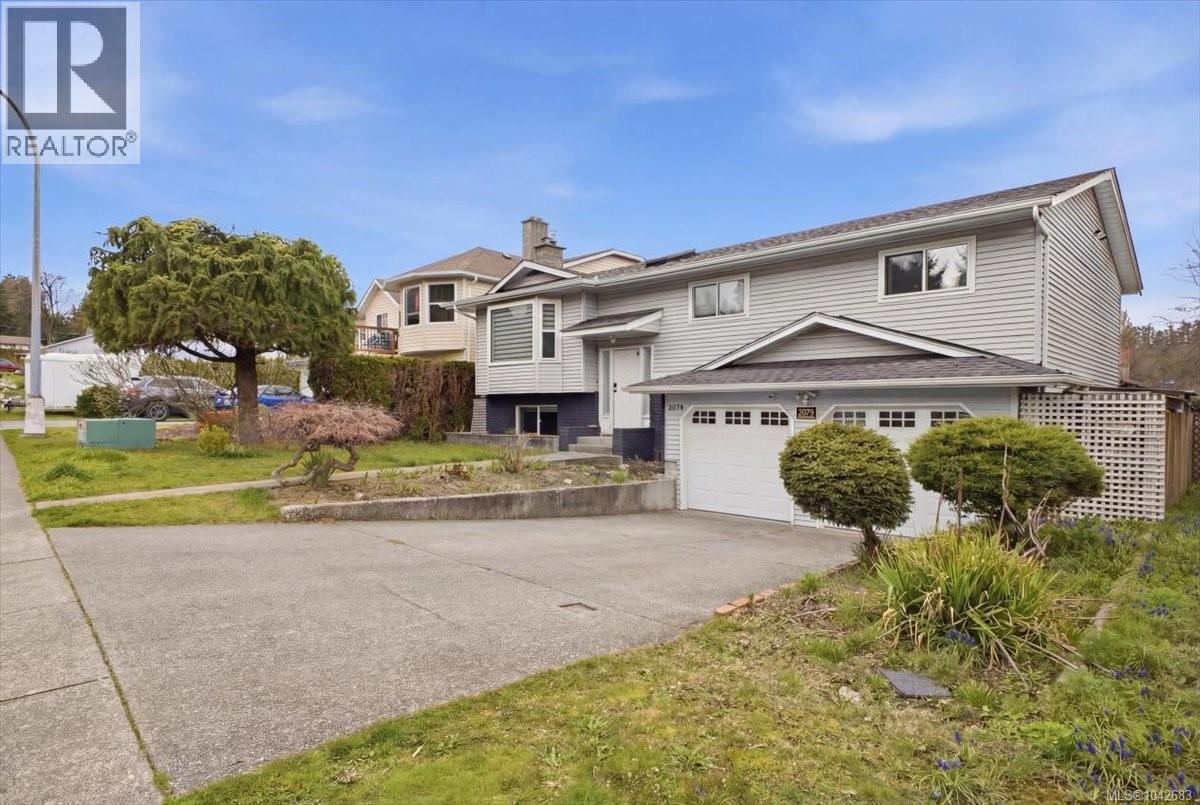 2079 Bay St - 4