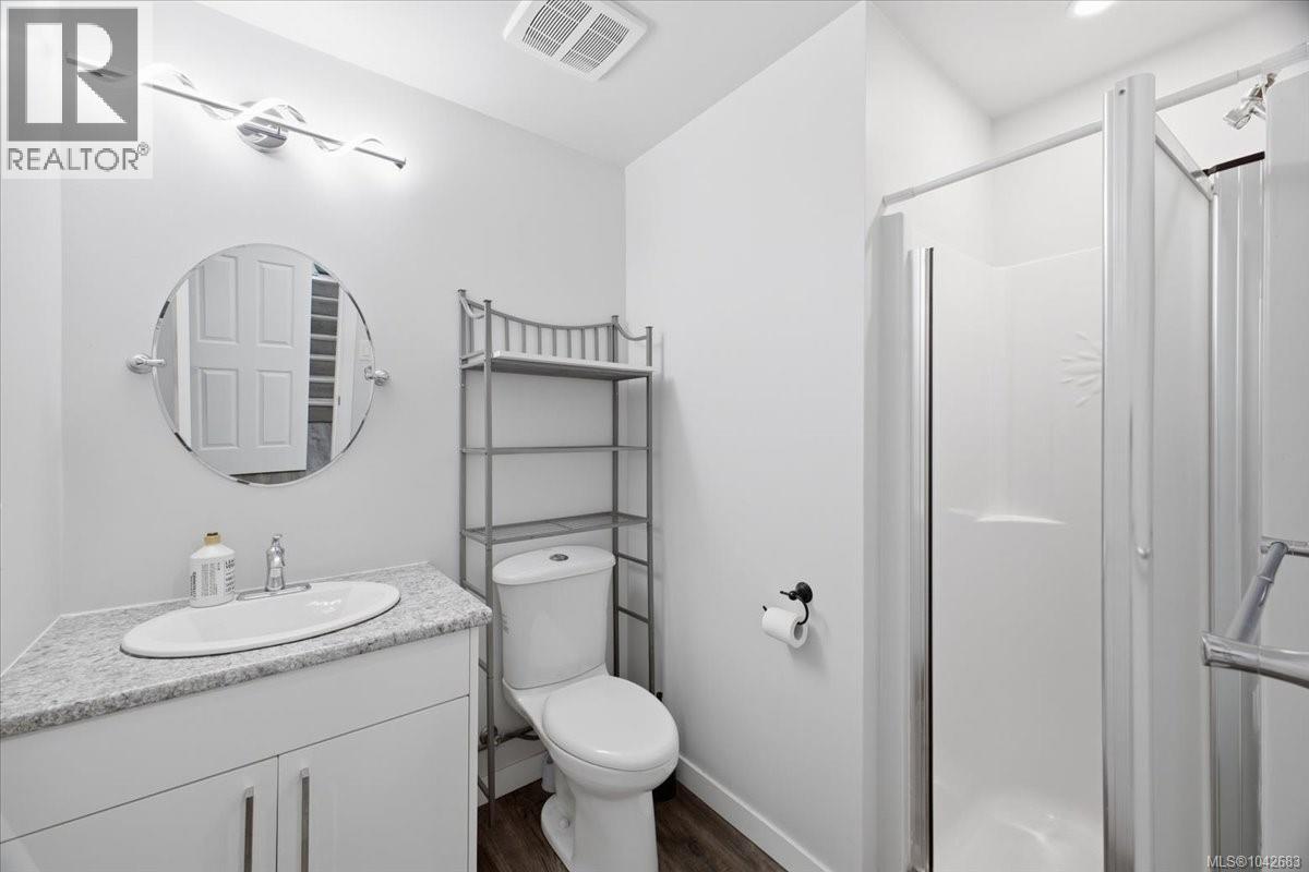 2079 Bay St - 42