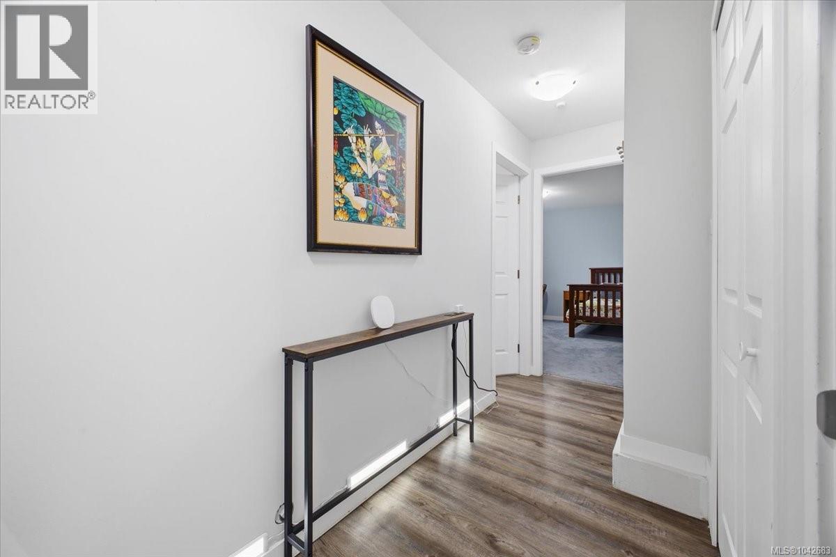 2079 Bay St - 44