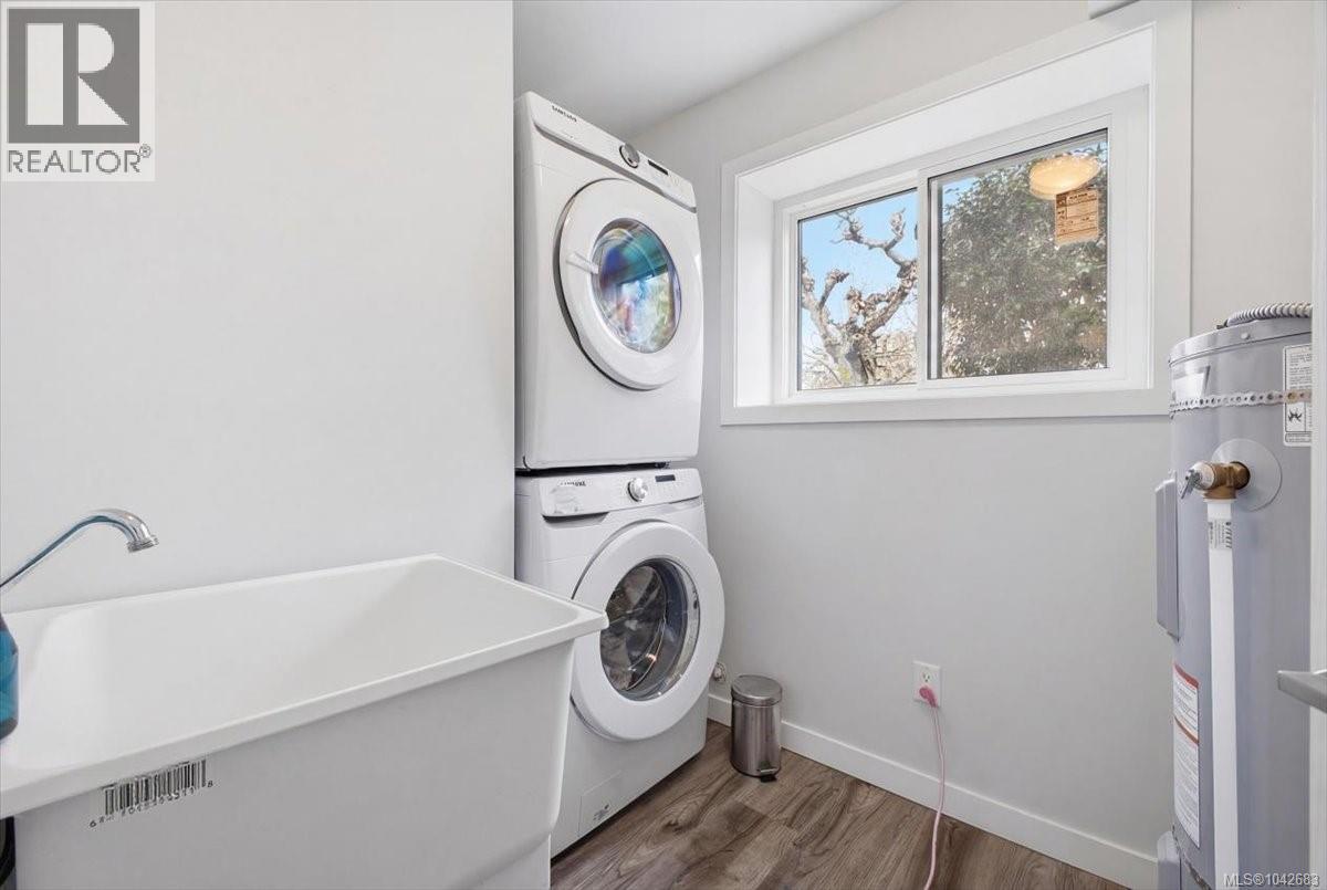 2079 Bay St - 46