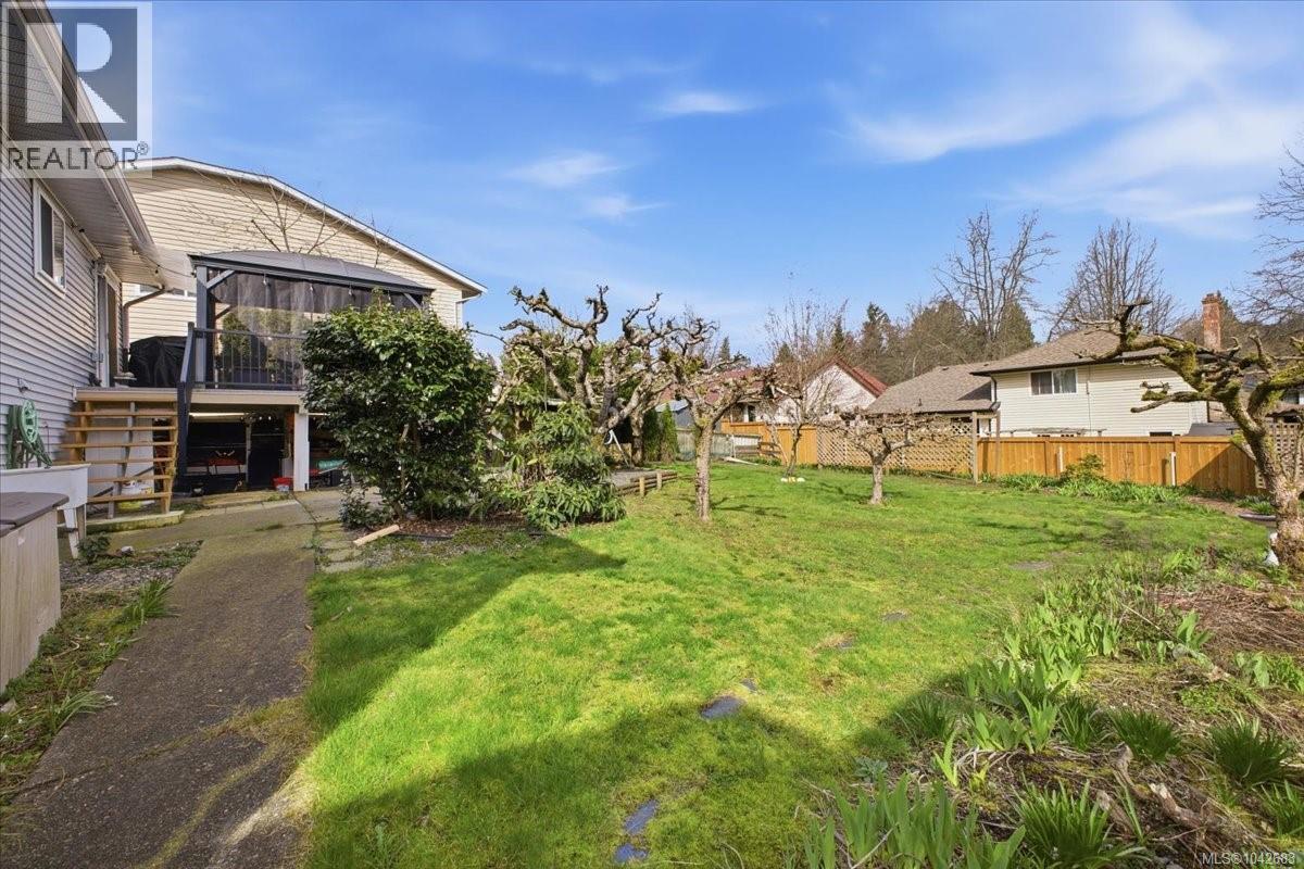 2079 Bay St - 47