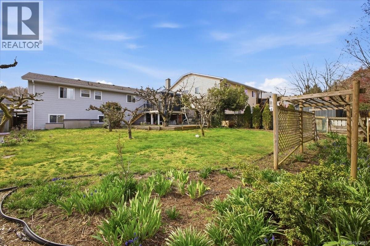 2079 Bay St - 48