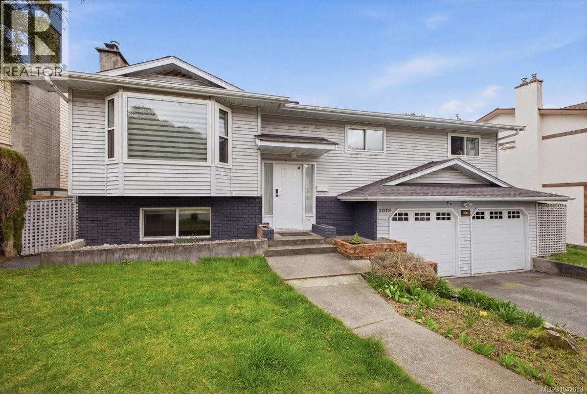 2079 Bay St - 5