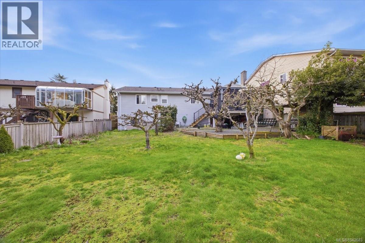 2079 Bay St - 50