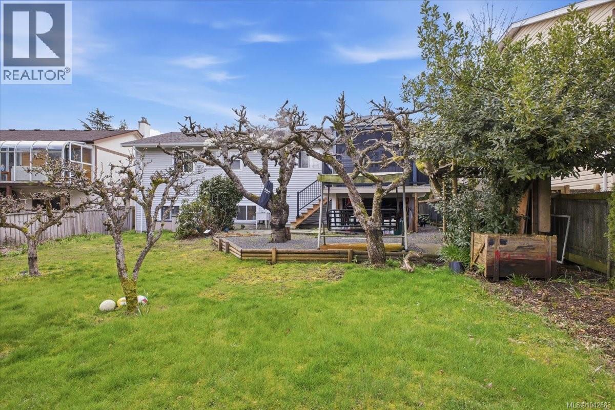 2079 Bay St - 51