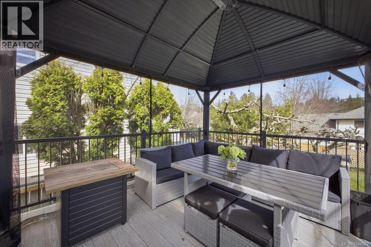 2079 Bay St - 55