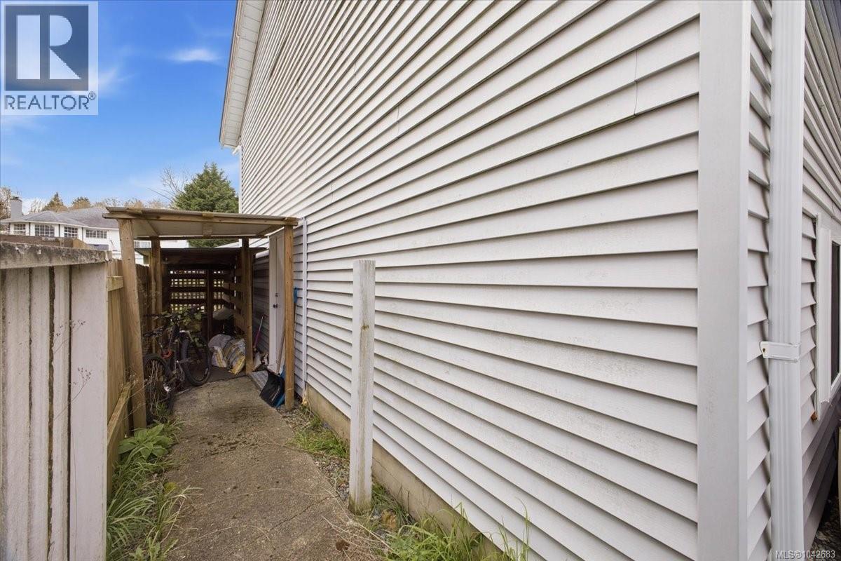 2079 Bay St - 56