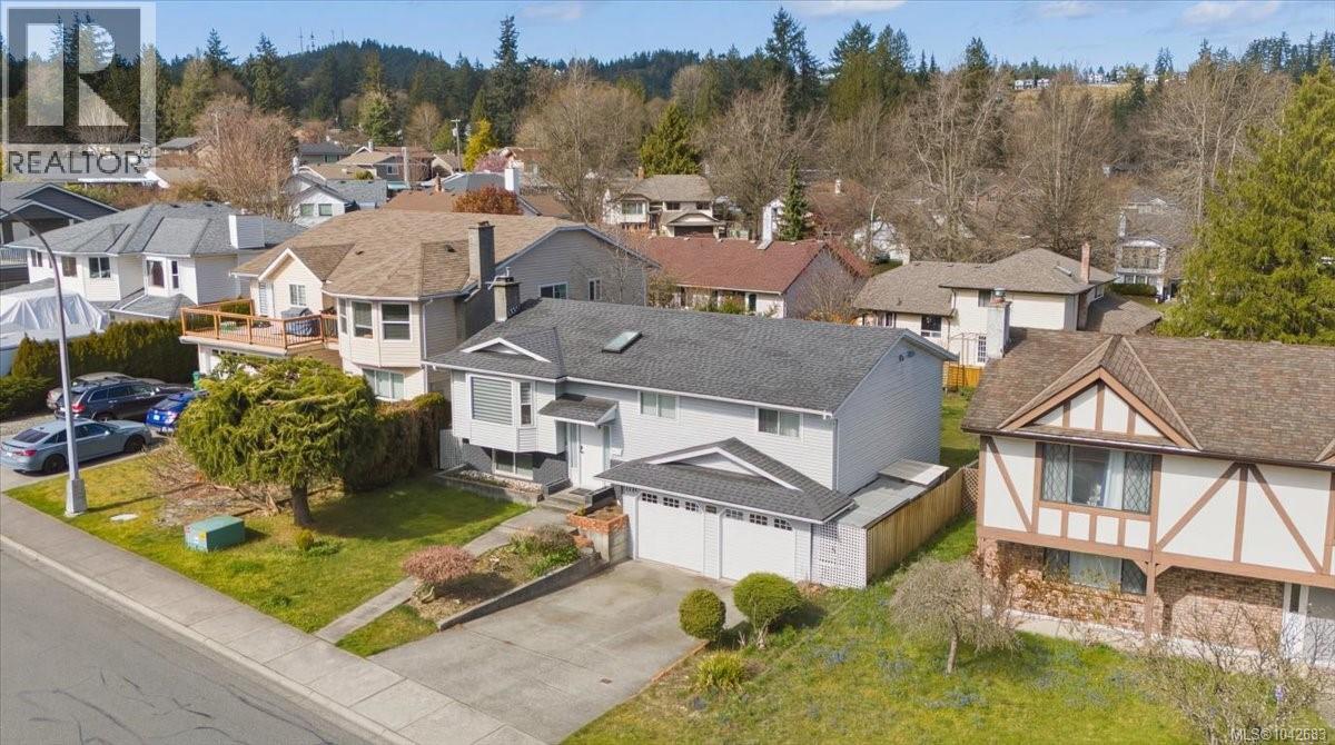 2079 Bay St - 7