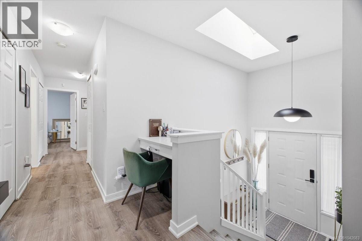 2079 Bay St - 9