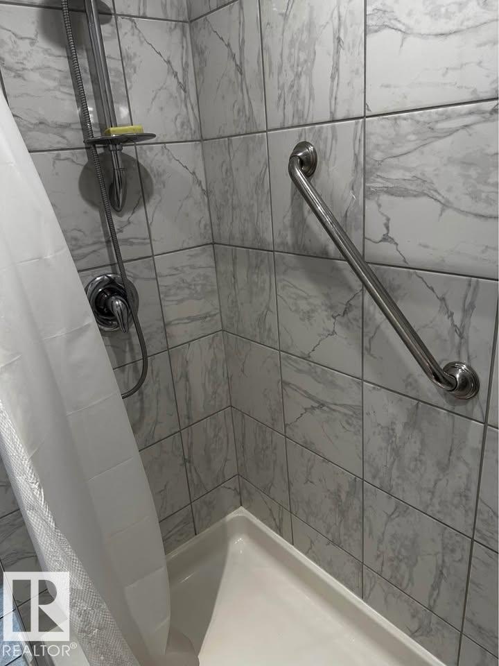 #113 2510 109 ST NW - 19