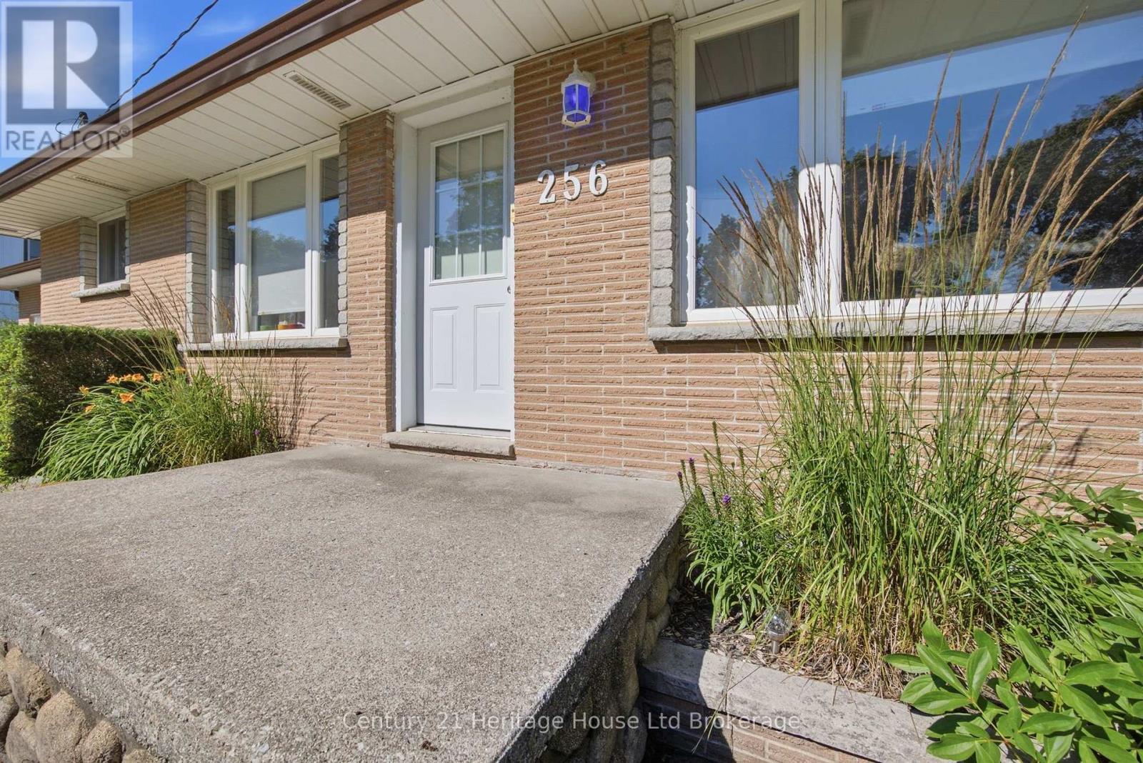 256 MARKWELL STREET - 3
