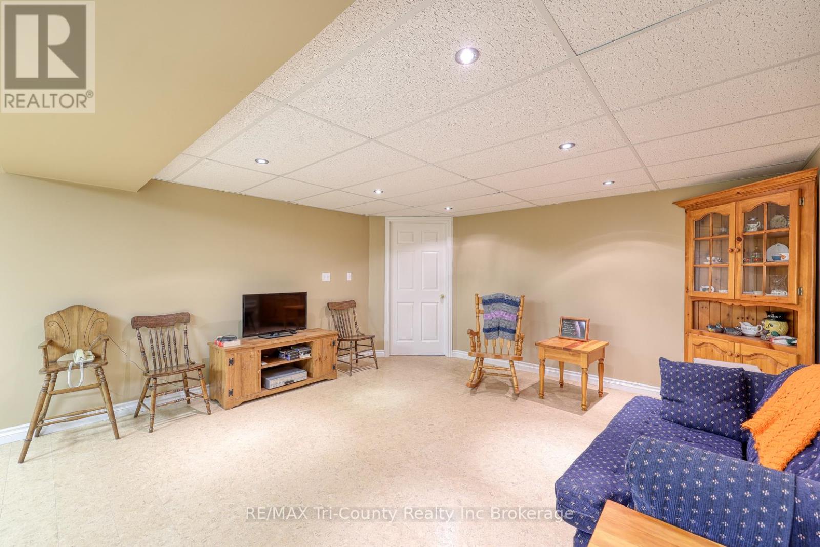 #UNIT 5 87 KING STREET W - 26