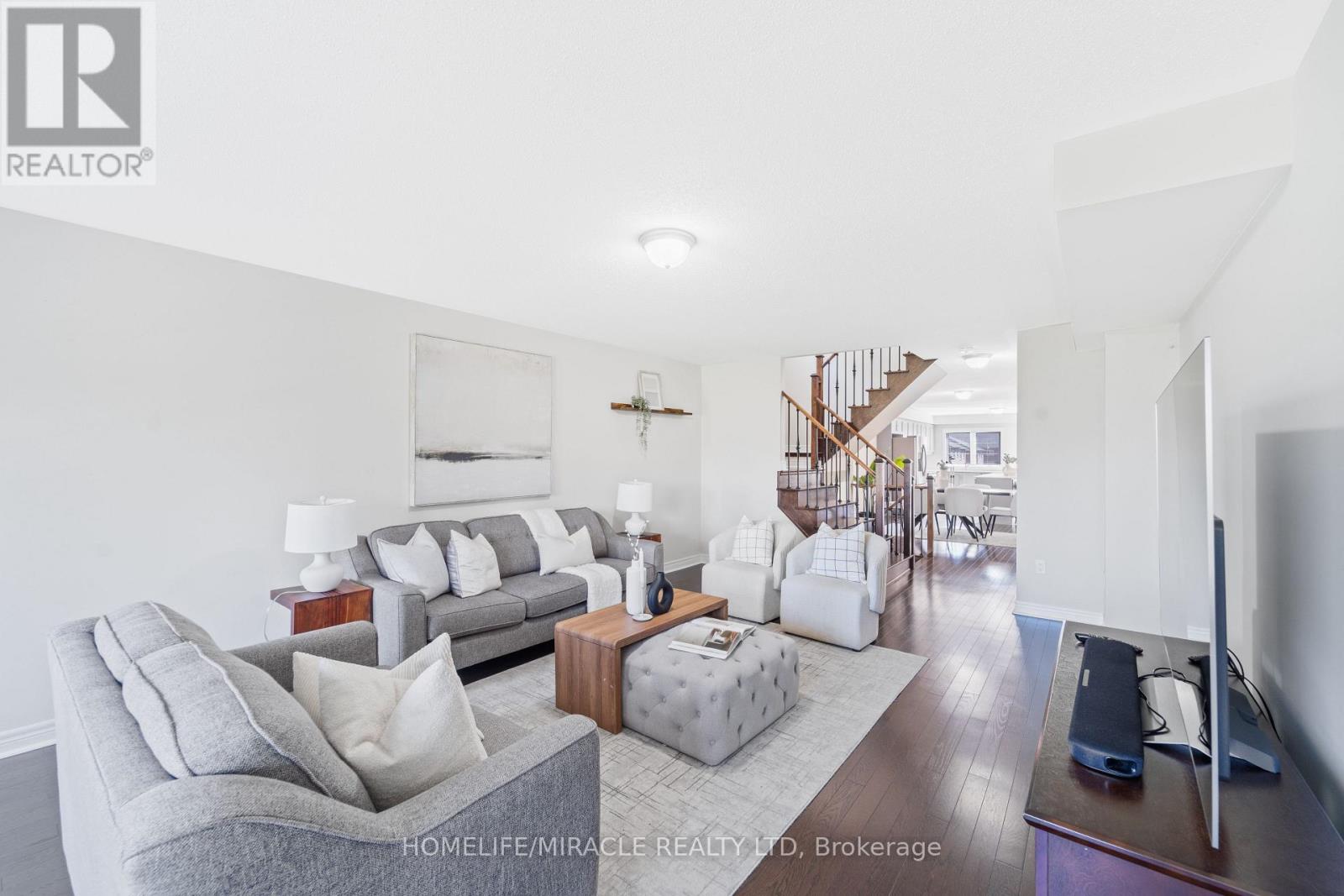 11 FINEGAN CIRCLE - Image 16