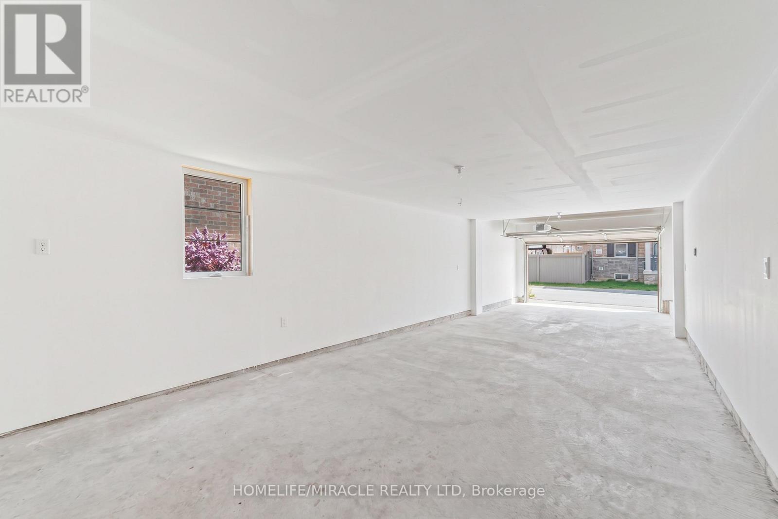 11 FINEGAN CIRCLE - Image 43
