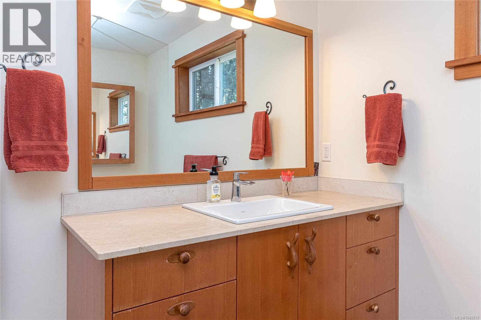  1308 Greenleaf Lane, Sidney Island