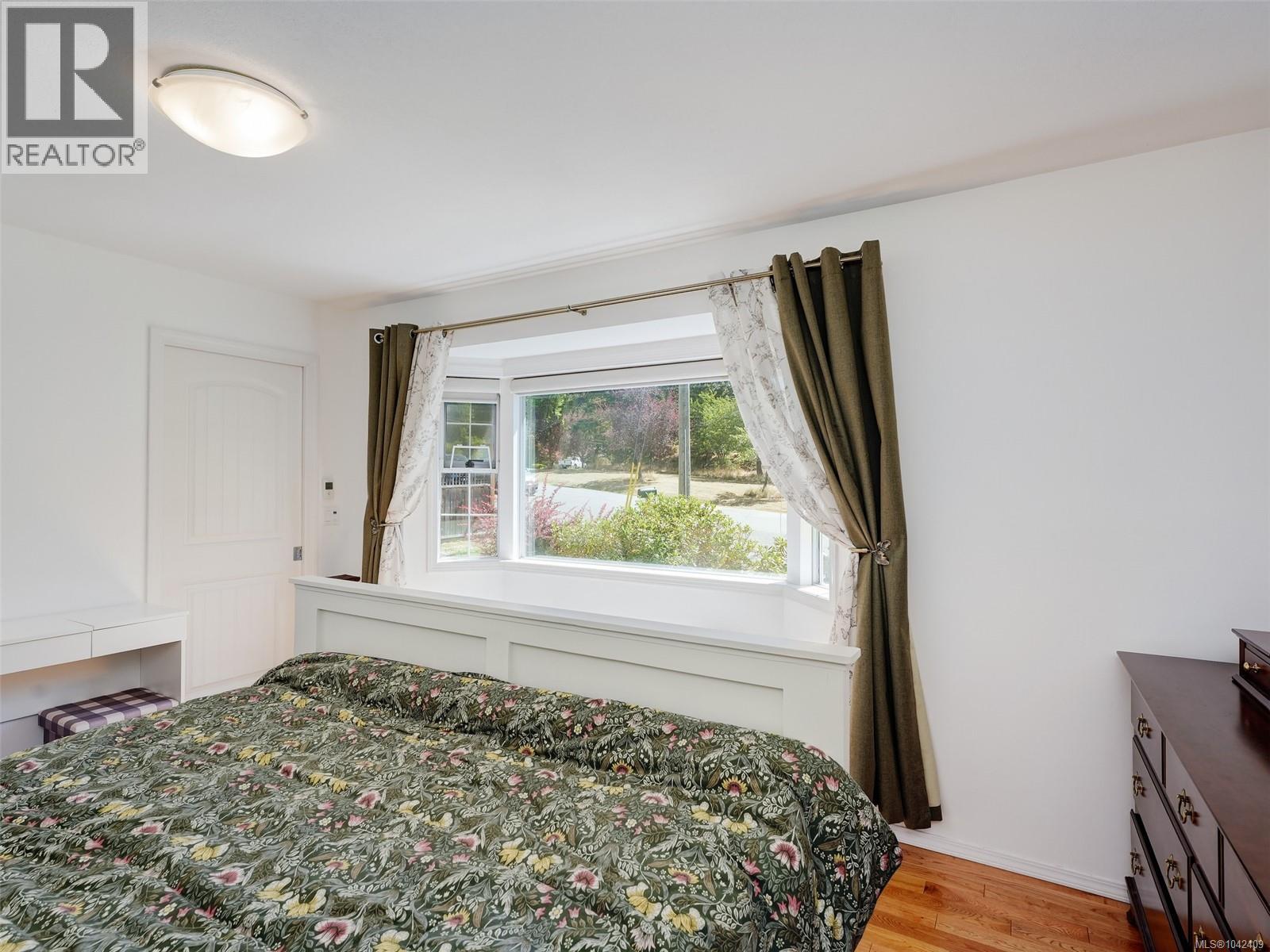 860 Falaise Cres - 10