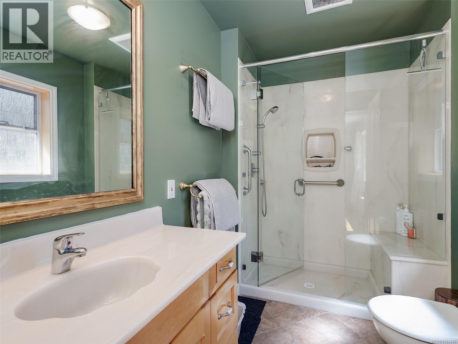 860 Falaise Cres - 11