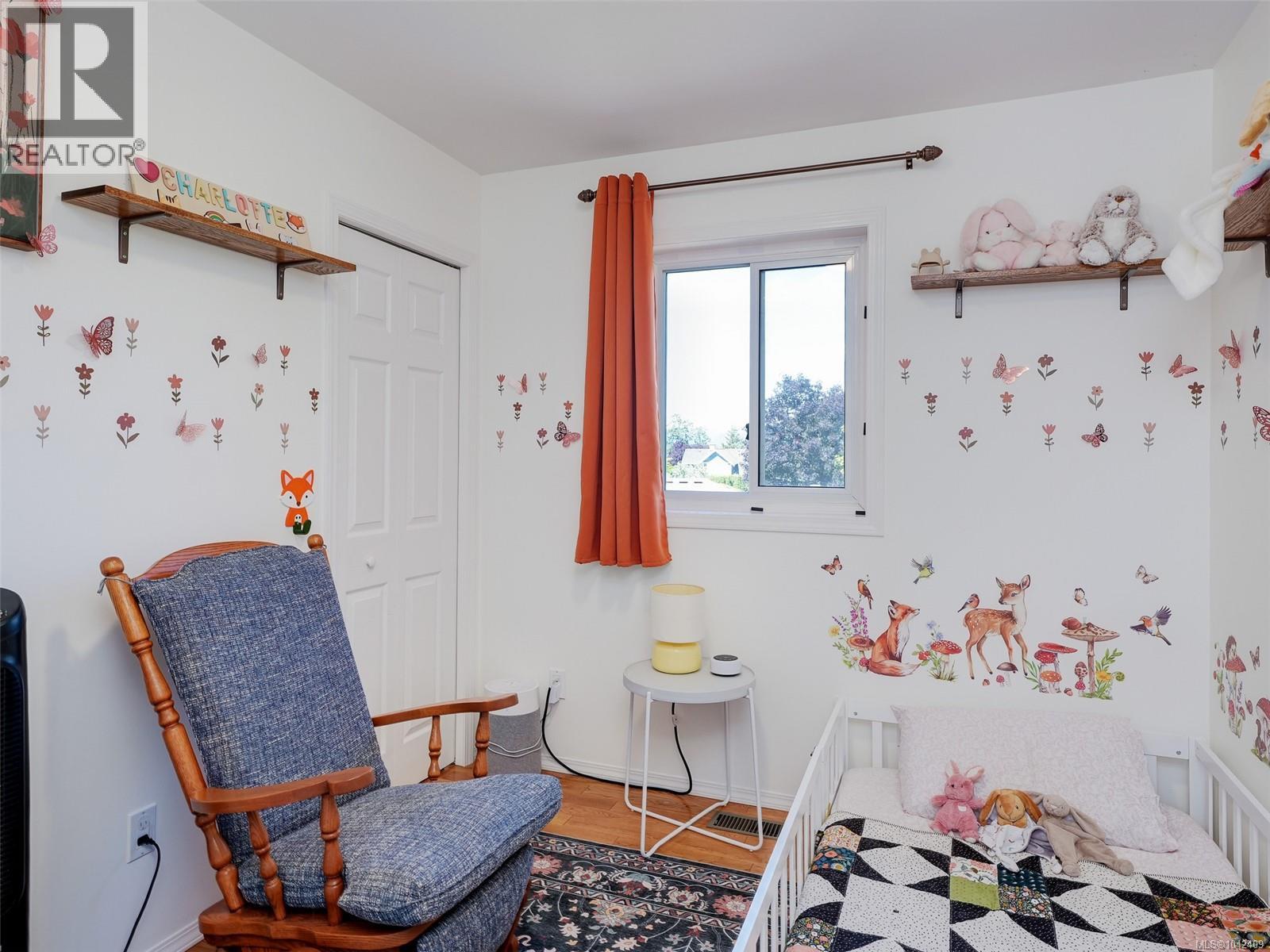 860 Falaise Cres - 12