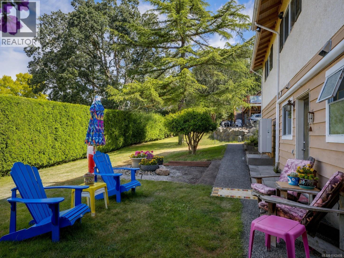 860 Falaise Cres - 23