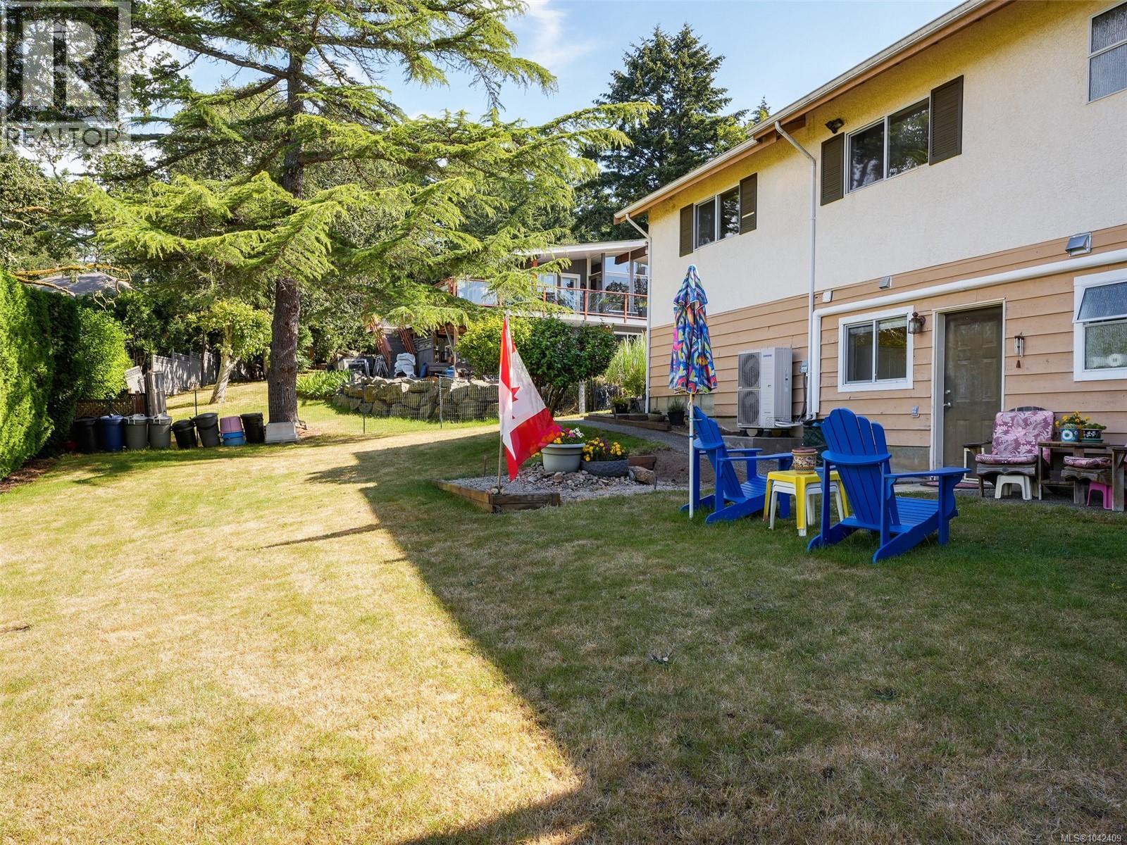860 Falaise Cres - 24