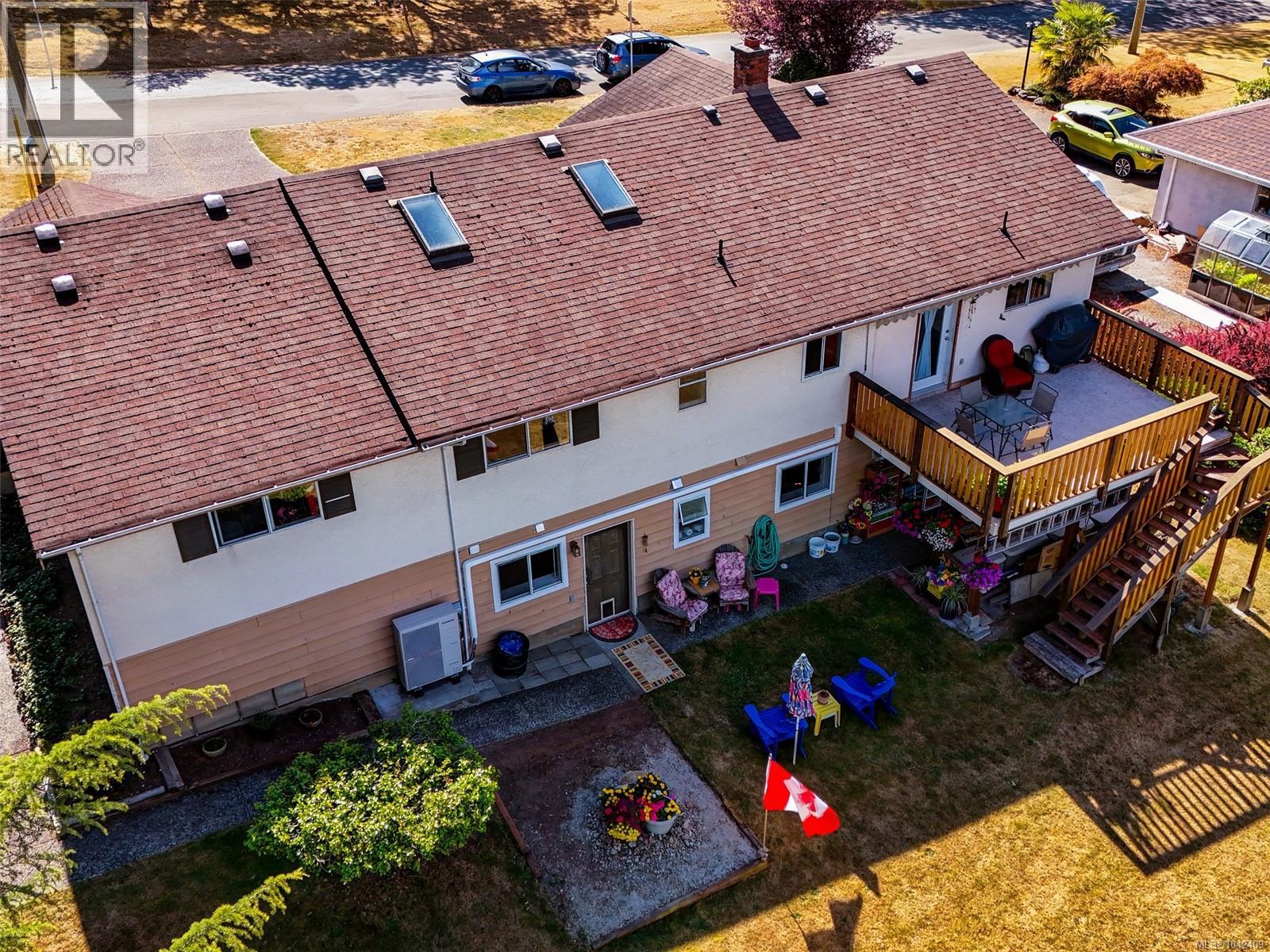 860 Falaise Cres - 28