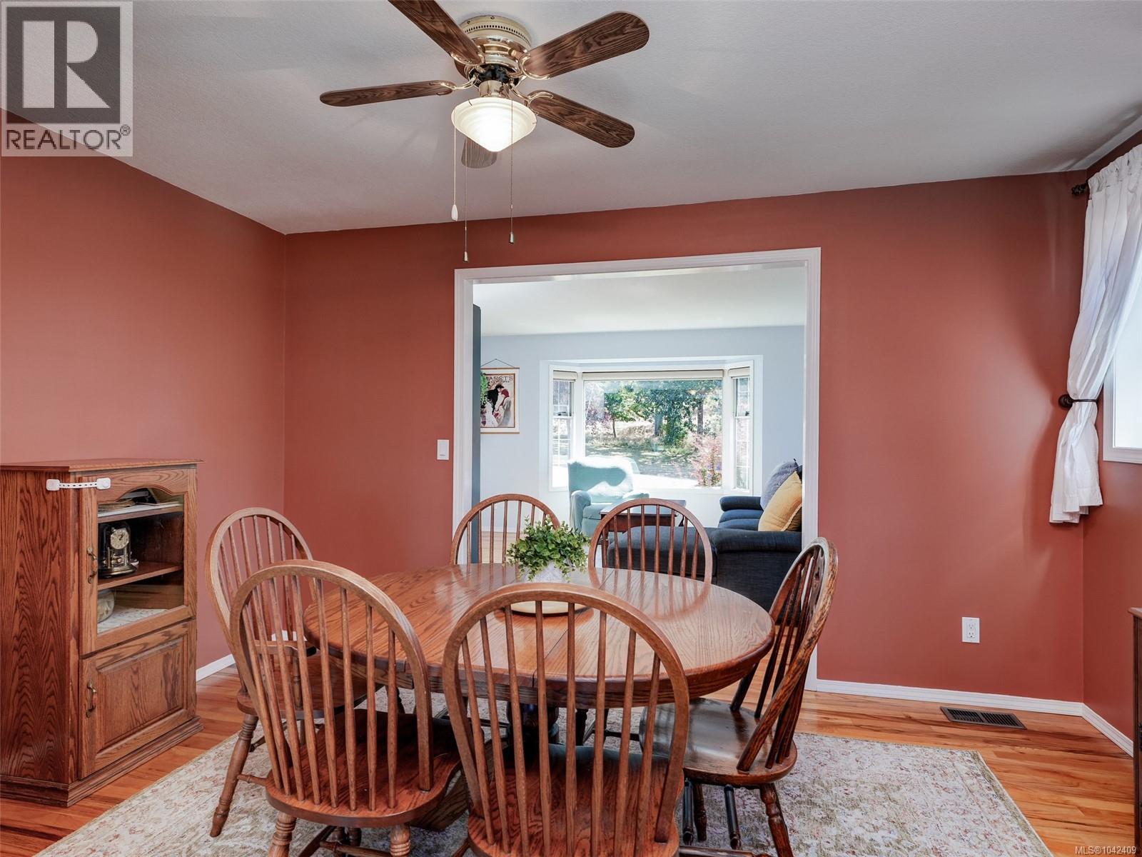 860 Falaise Cres - 5