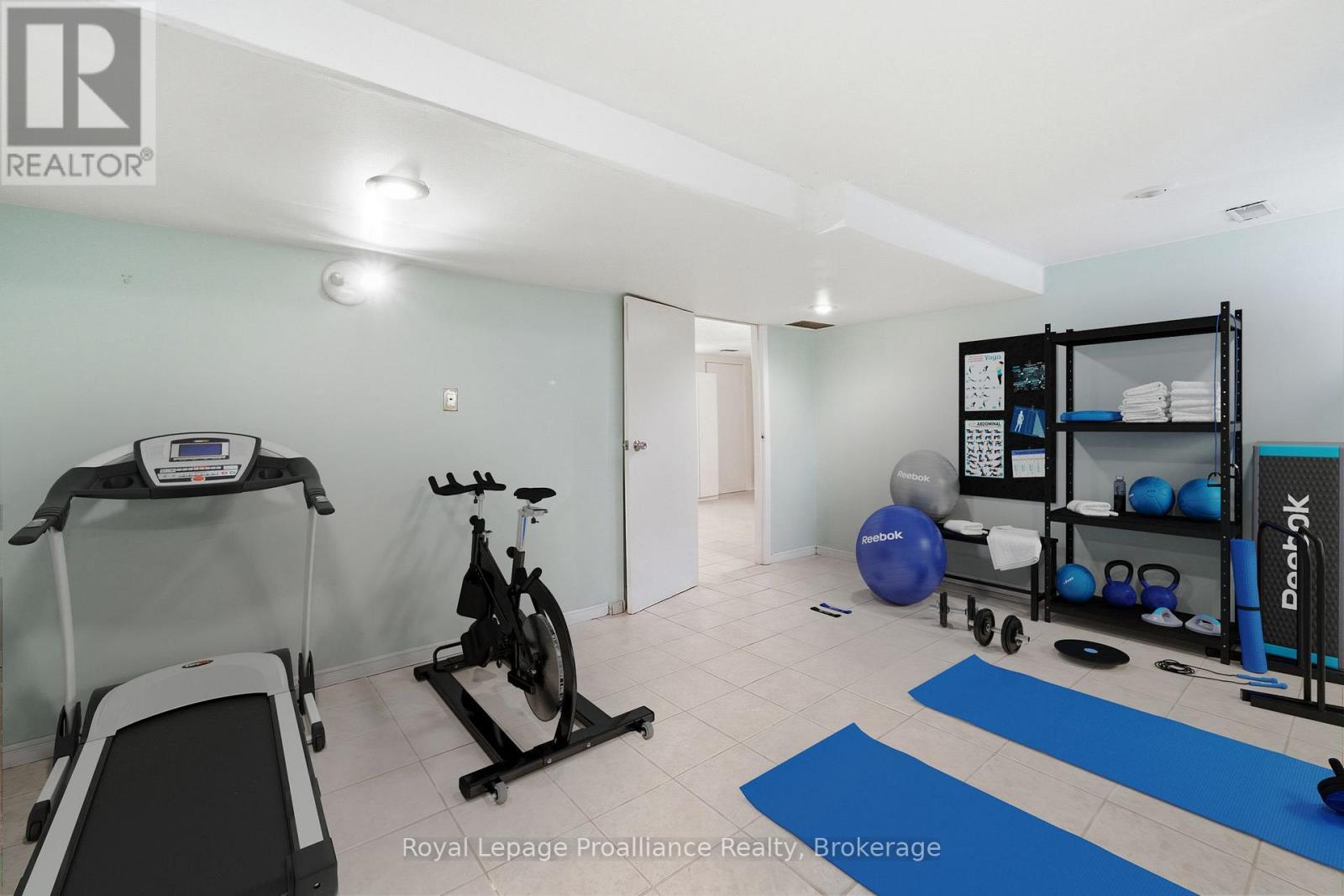 14 FOREST HILL CRESCENT - 35