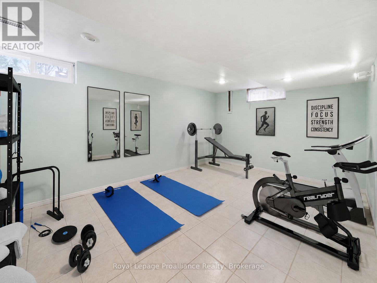 14 FOREST HILL CRESCENT - 36